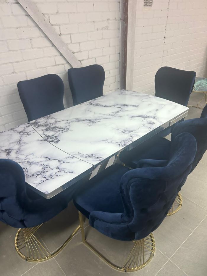 Dining Table + chairs (Luxury)